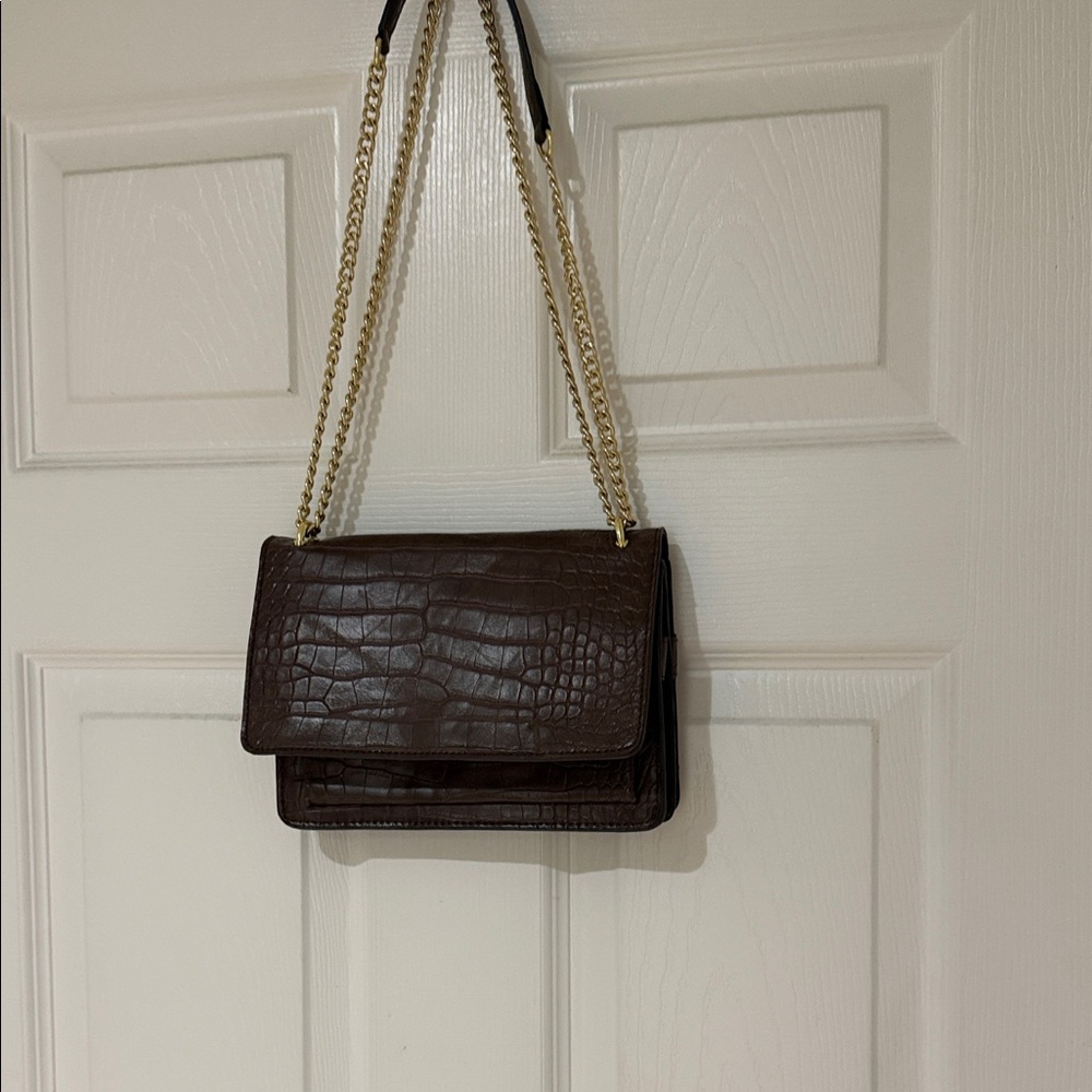 Elegant Brown Croc-Embossed Shoulder Bag